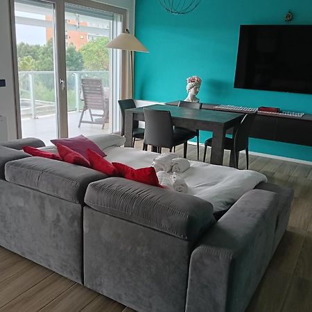 Kind Park - Sleek Apartment With Terrace & Parking 巴里 外观 照片