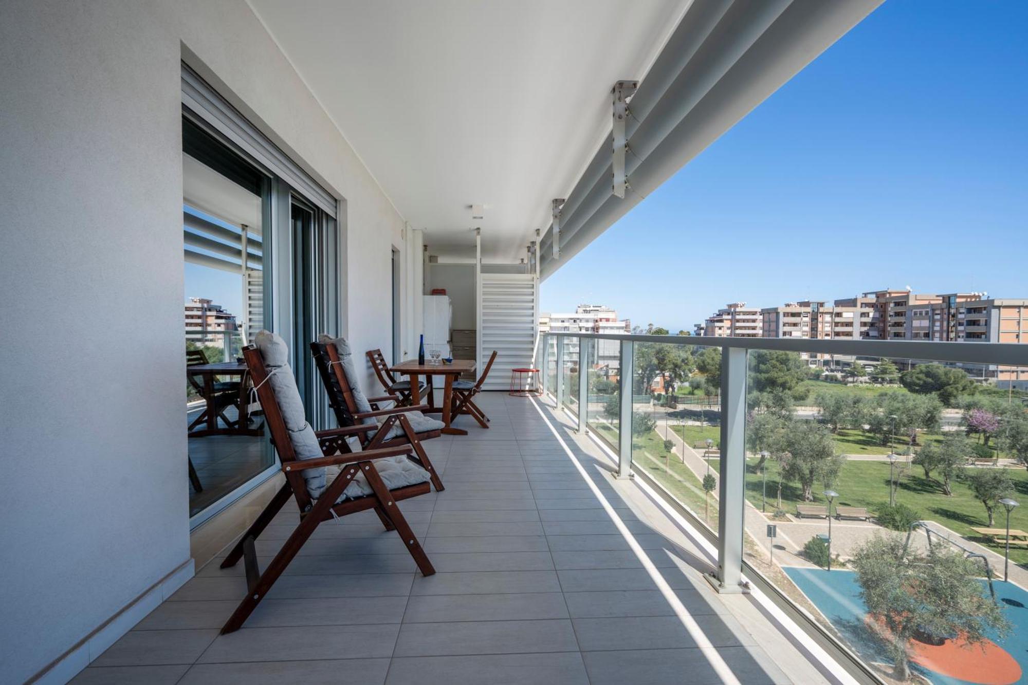 Kind Park - Sleek Apartment With Terrace & Parking 巴里 外观 照片