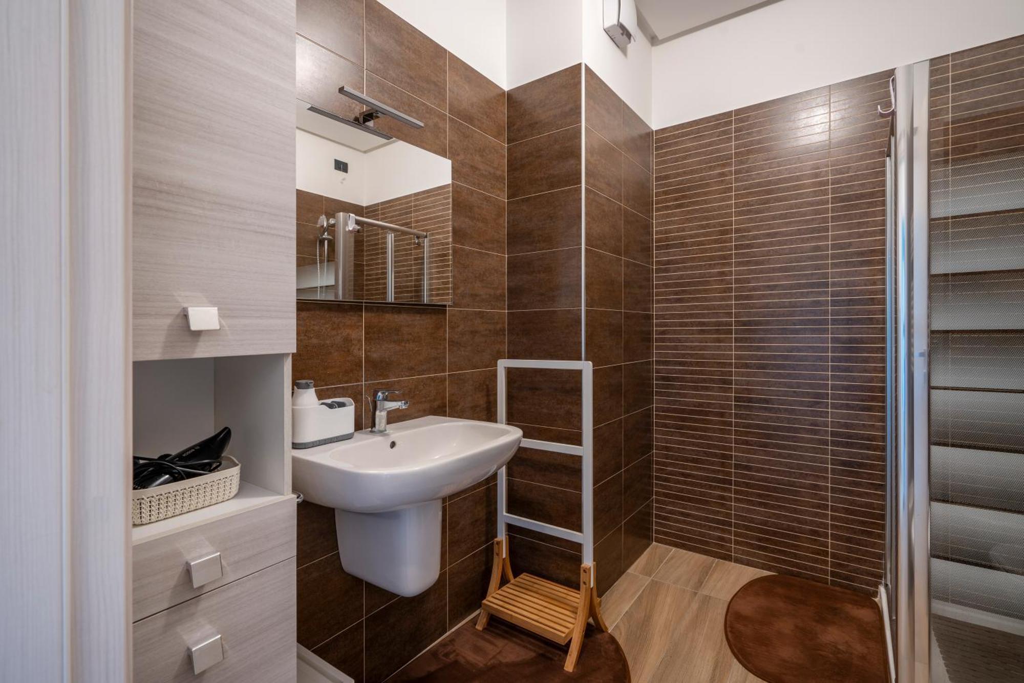Kind Park - Sleek Apartment With Terrace & Parking 巴里 外观 照片